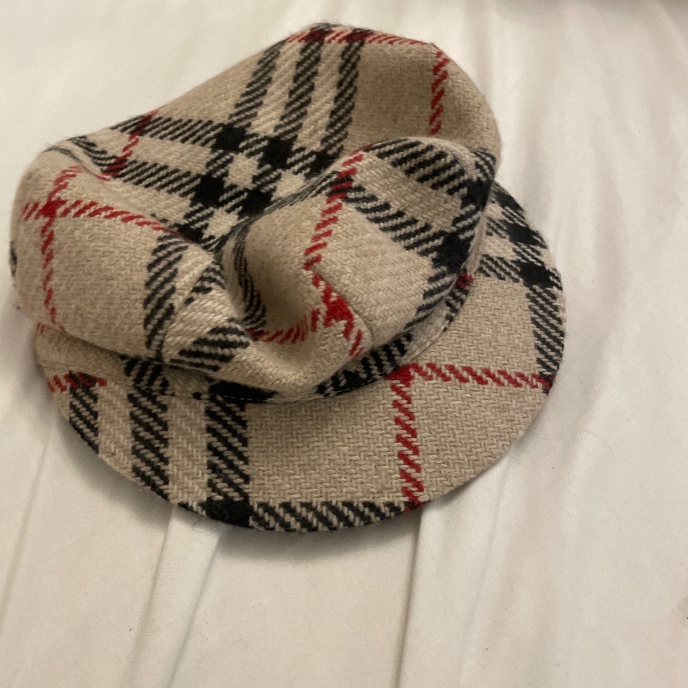 Burberry wool hat